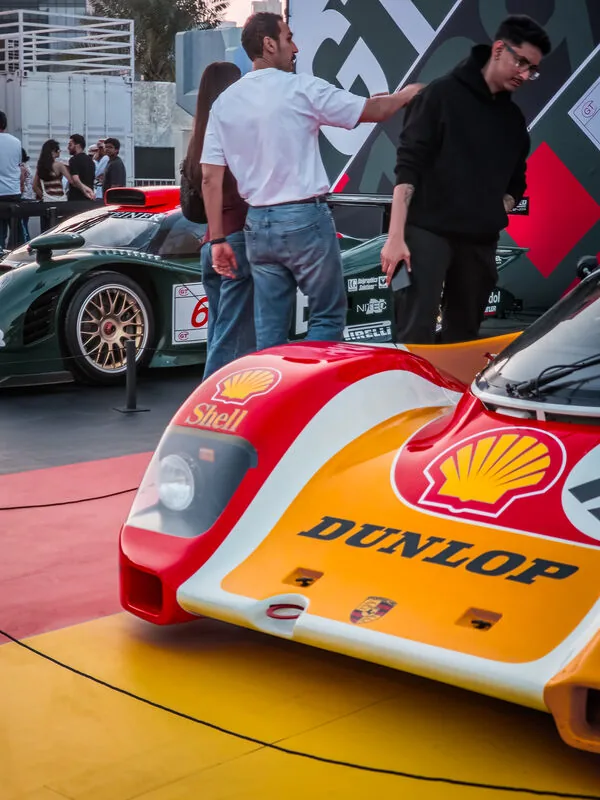 Classic Shell Dunlop racing Porsche